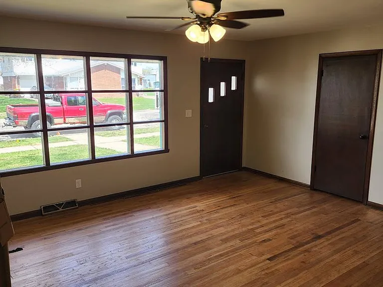 1506 Maryland Ct — Photo 4