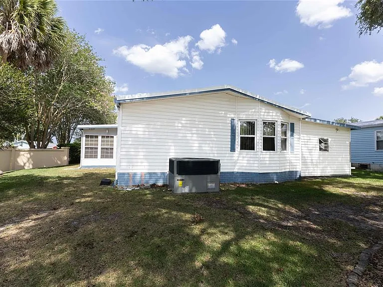 1159 Paradise Dr — Photo 3