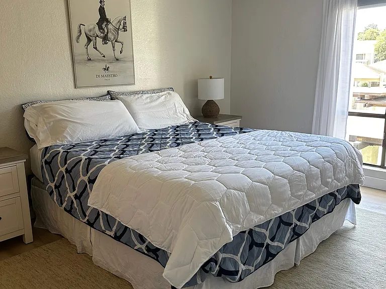 500 Glenwood Cir #2212 — Photo 3