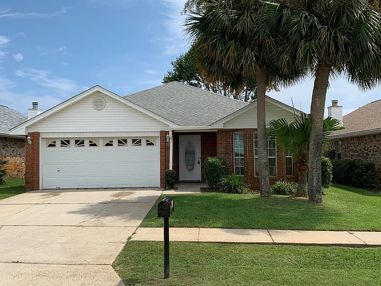 4650 Windstarr Dr — Photo 1