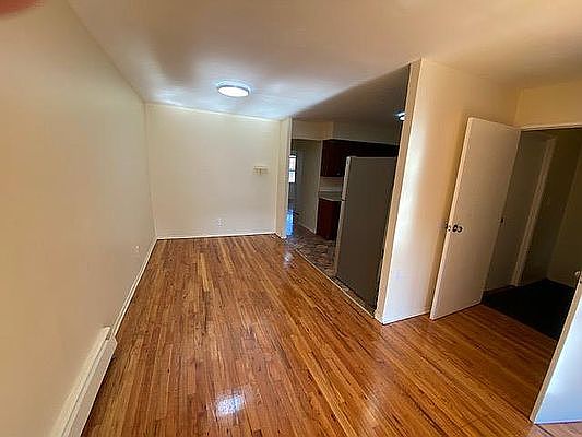5th image of 30-23 70th St Floor 2