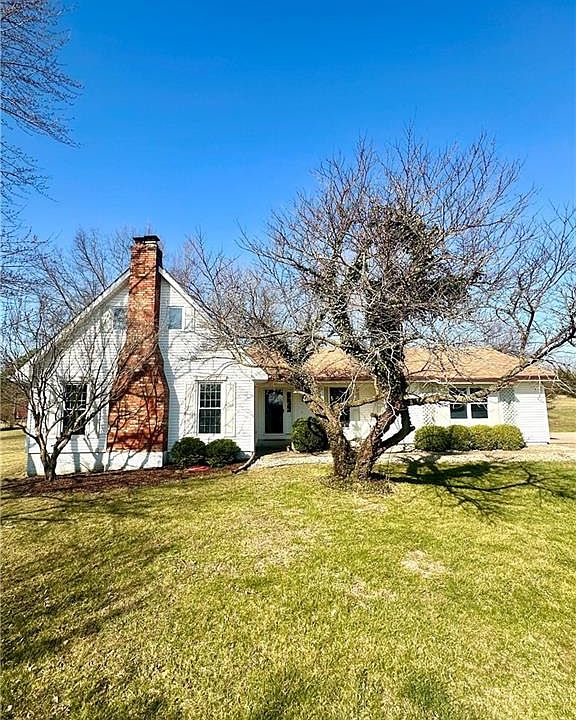 1st image of 15822 Evelyn Ln