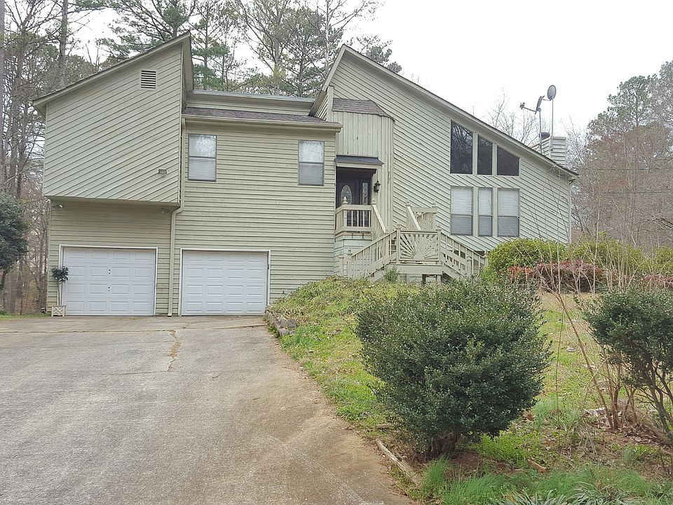 1st image of 2131 Preswick Dr NE