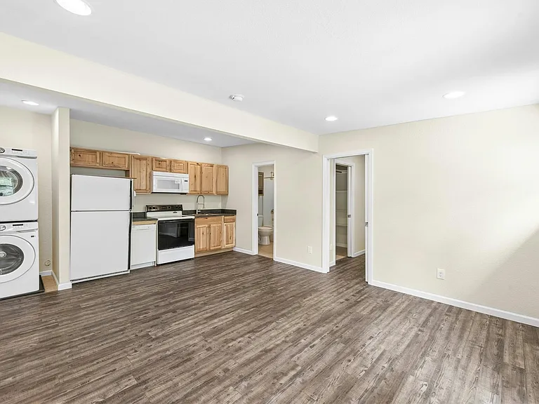 904 Philco Dr #B — Photo 11