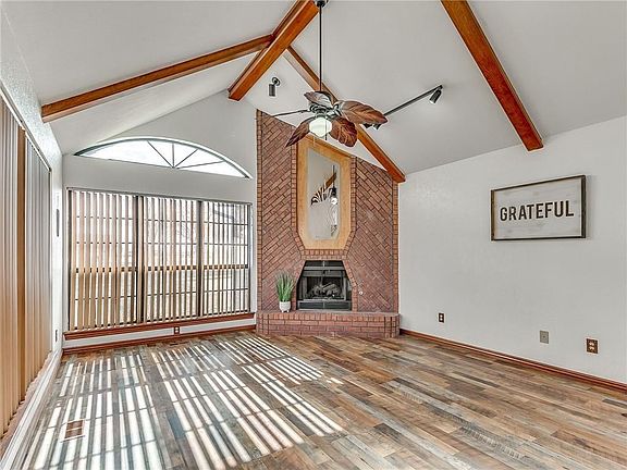 2nd image of 805 Woodward Ave