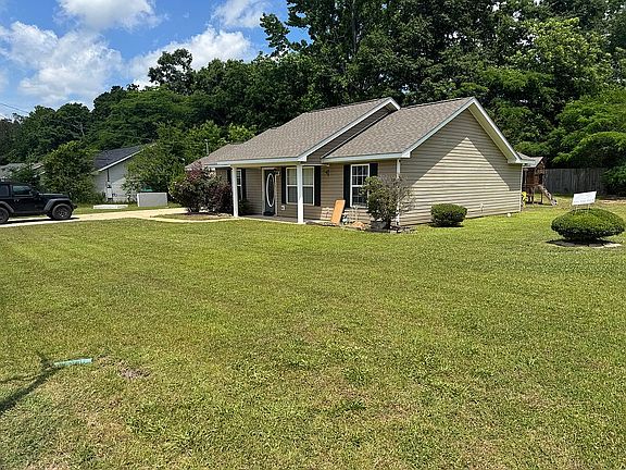 2nd image of 18396 Peyton Ln