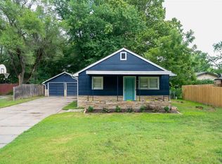 318 N Tracy St, Wichita, KS 67212