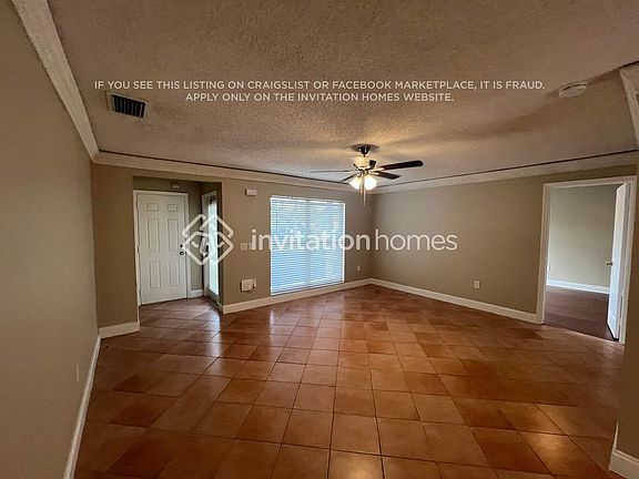 3rd image of 11360 NW 37th Pl