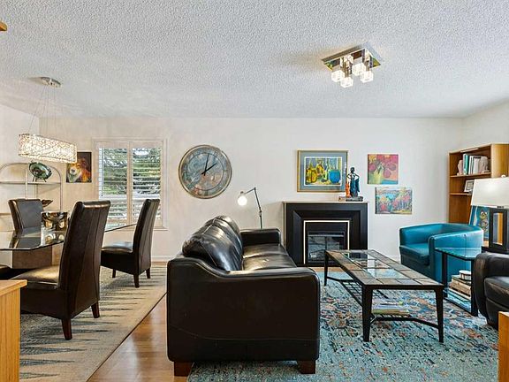 4th image of 48 W Deer Ridge Close SE