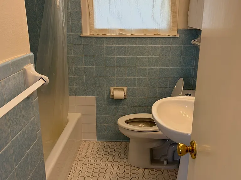 1001 Randall St — Photo 5