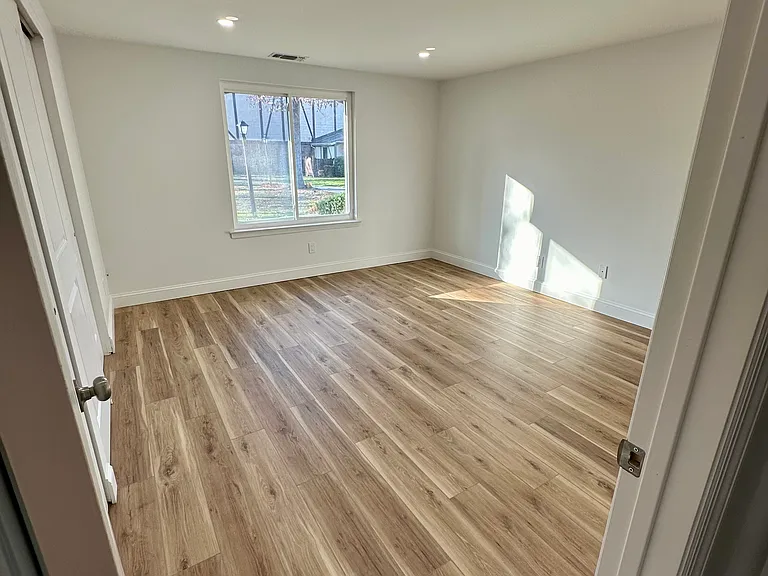 119 Sagamore Hills Dr — Photo 8