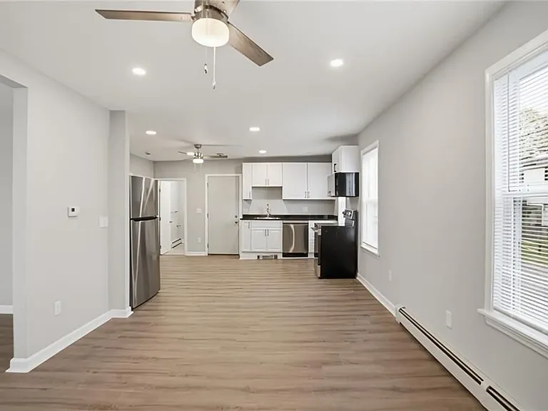 188 Division St #1F — Photo 3