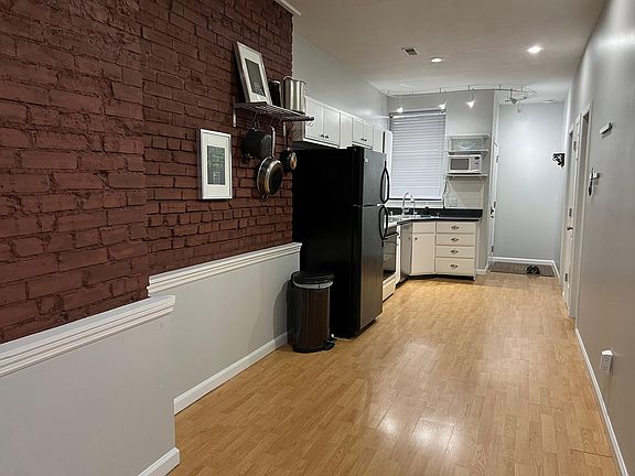 5th image of 4386 W Pine Blvd