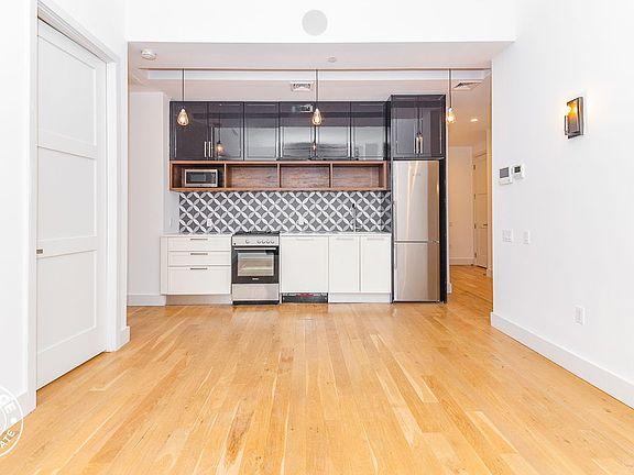 4th image of 41-21 28th St #26E