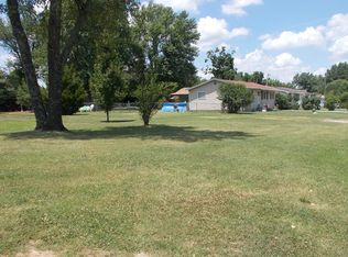 220 N Country Club Rd, Siloam springs, AR 72761