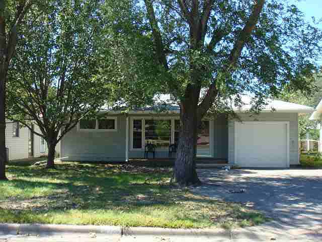 1st image of 813 Charron Dr