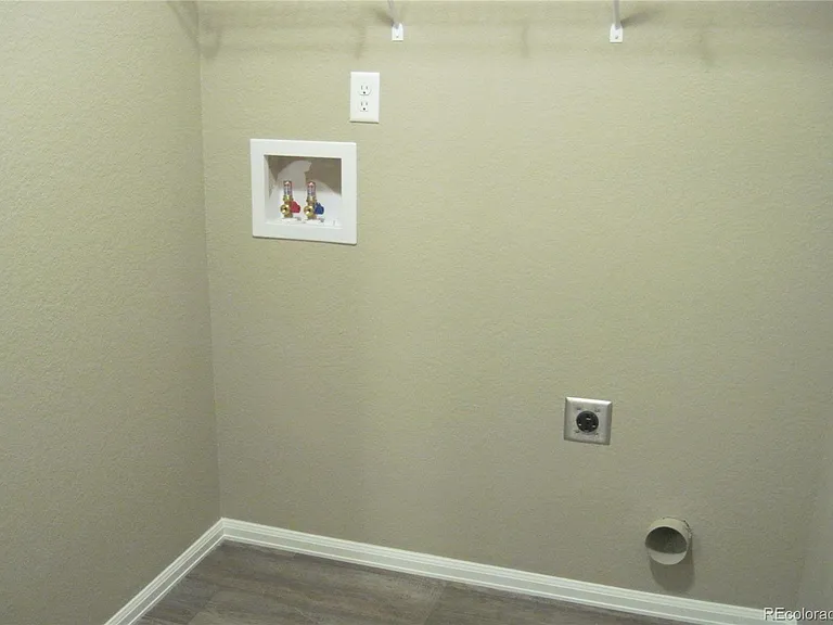 7724 Sand Lake Hts — Photo 32