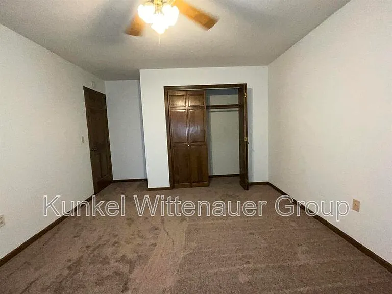 2020 Greenbrier Dr — Photo 27