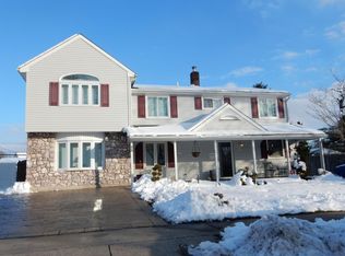 85 Northturn Ln, Levittown, PA 19054