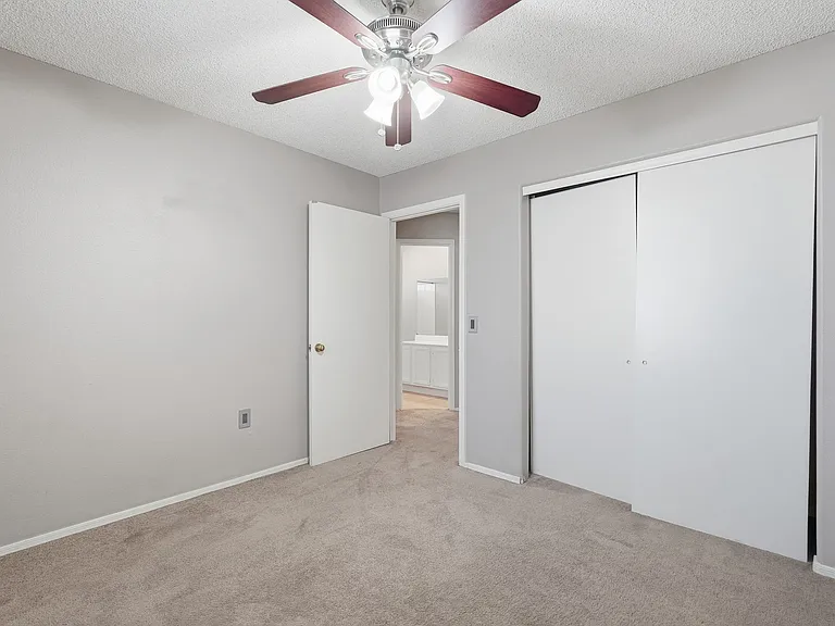 1146 N Granada Dr — Photo 25