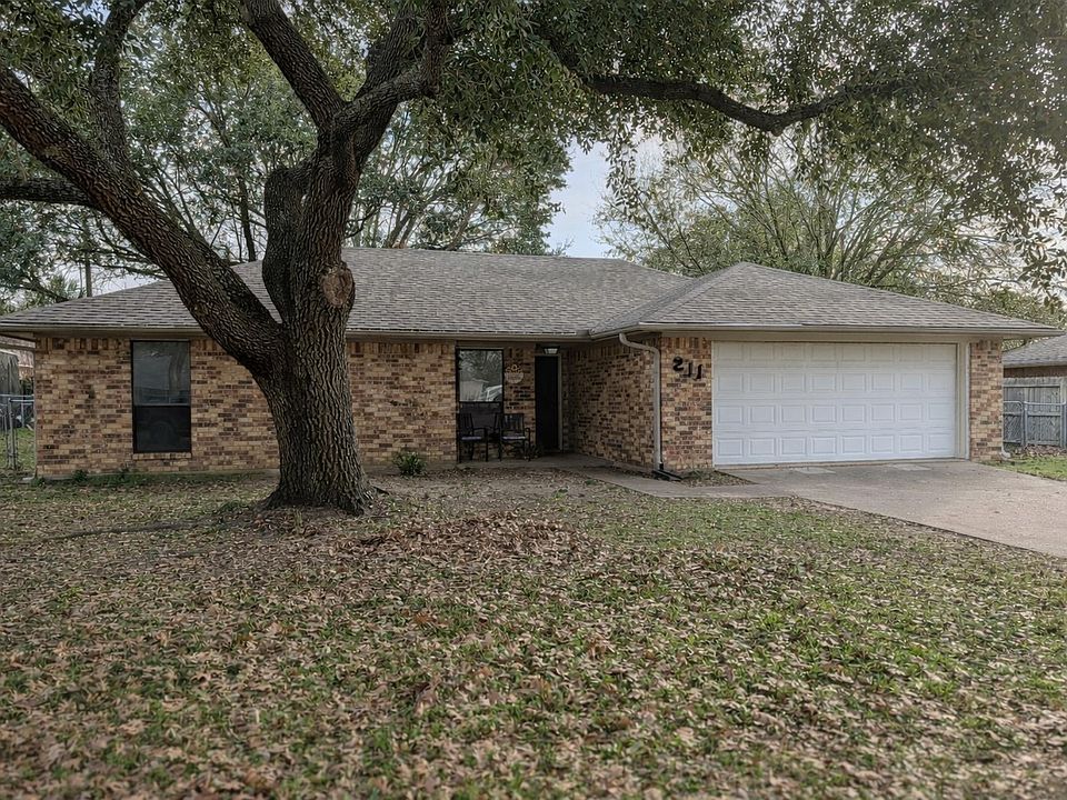 1st image of 211 W McAfee Dr