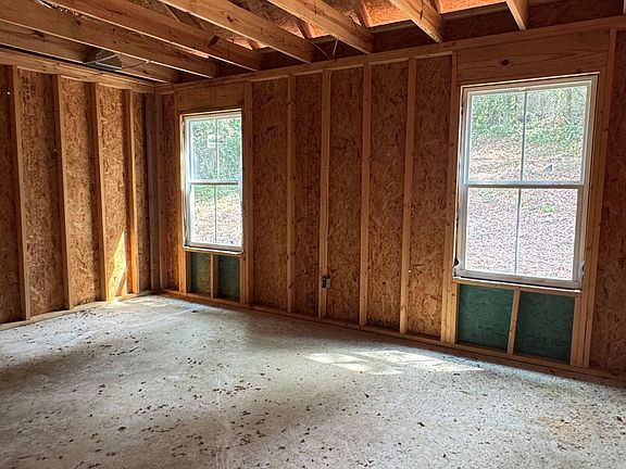 5th image of 3014 Pinewood Drive