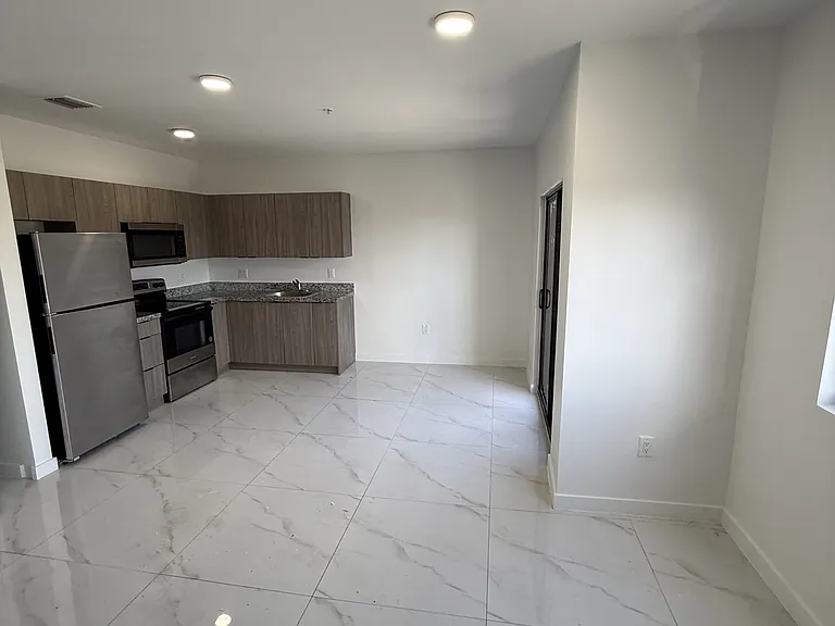 7596 W 4th Ave #B — Photo 2