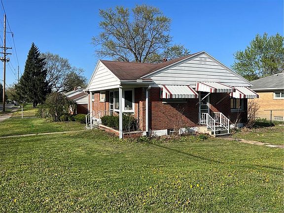 2nd image of 2318 Russet Ave