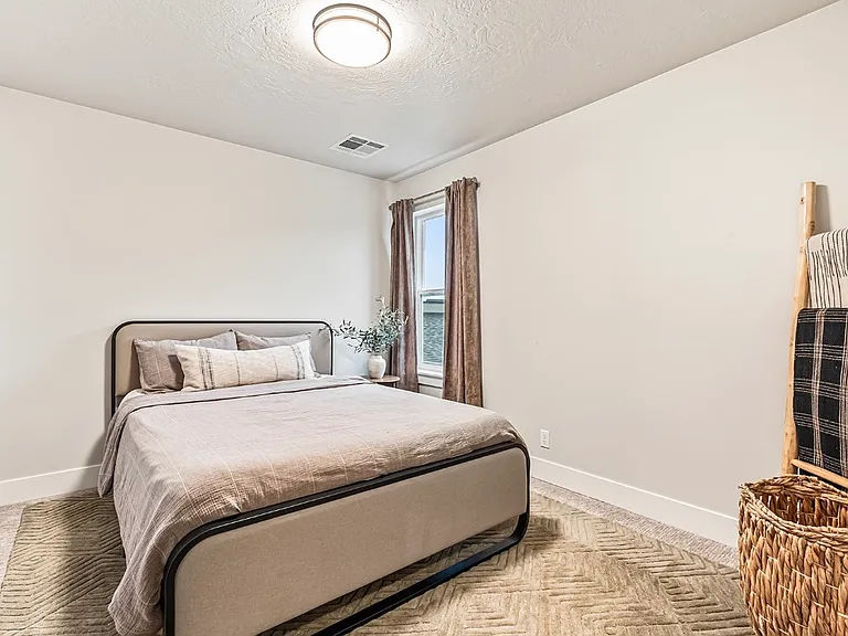 1843 E Knobcone Dr — Photo 11