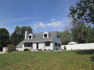 302 Edgewater Ln, Kokomo, IN