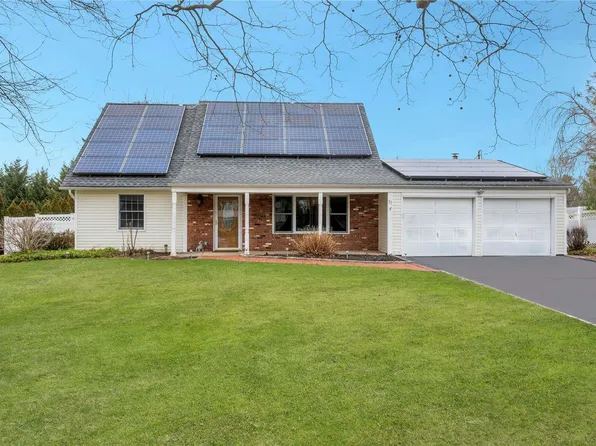 11 Maymont Lane, Stony Brook, NY 11790