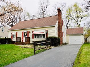 24 Oakmount Dr, Rochester, NY 14617