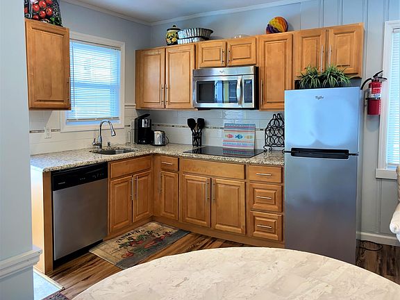 2nd image of 5 Blaine Ave #3