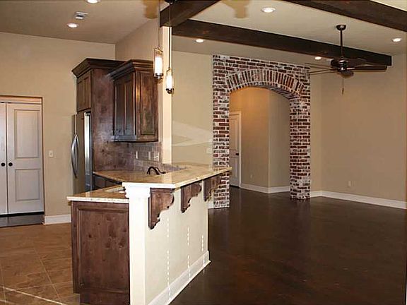 4th image of 3306 SW Silverleaf Ave