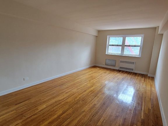 3rd image of 14711 34th Ave APT 2C