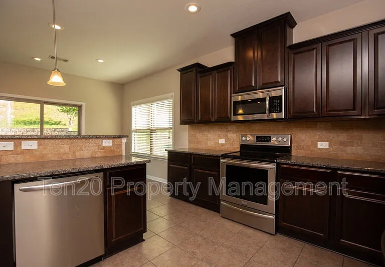 2510 Ridgewood Way — Photo 12