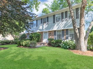 1016 Charleston Dr, St Charles, IL