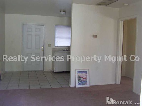 2nd image of 3826 Desoto Ave