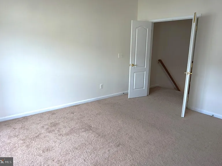 22997 Bulwark Ter — Photo 11