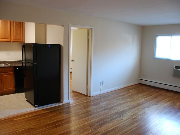5th image of 1307 N Irving St APT 103