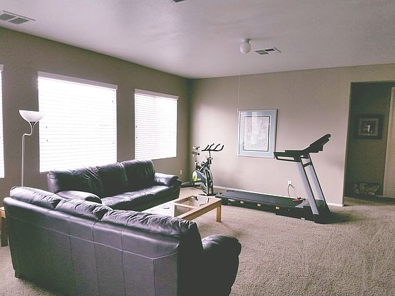 4th image of 572 Groveside Dr