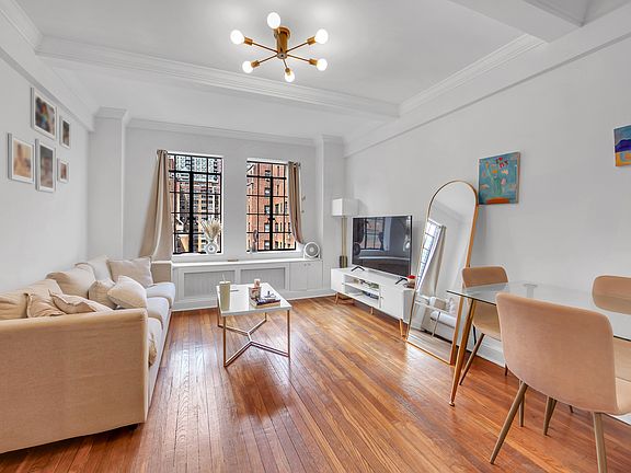3rd image of 5 Tudor City Pl APT 1012