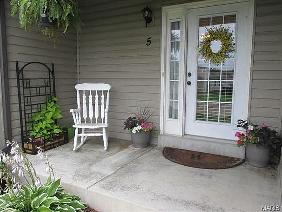 4th image of 5 Saint Kathleen Ct