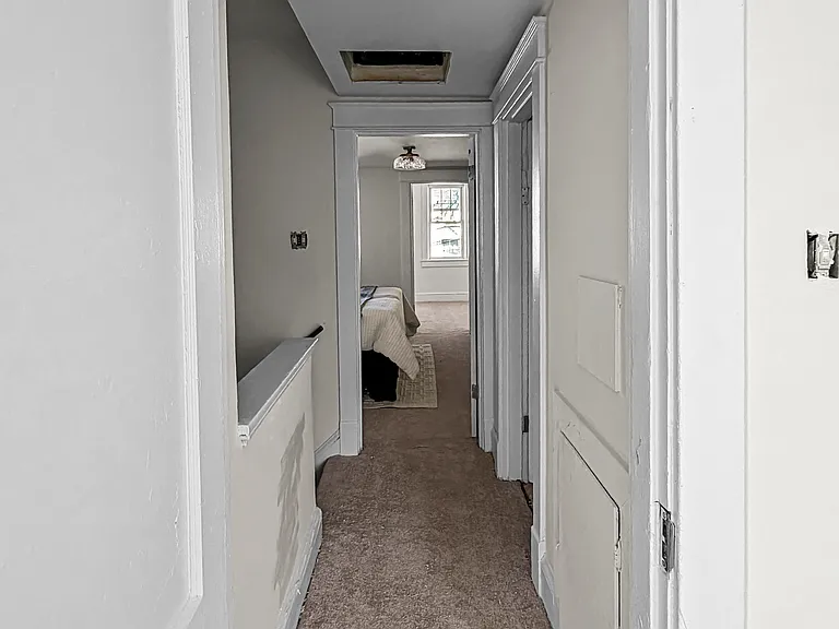 1013 Bank St — Photo 16