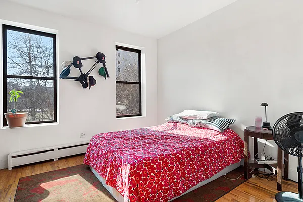 Sold by Redfin Real Estate | media 15