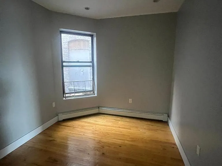 315 Alexander Ave #4F — Photo 6