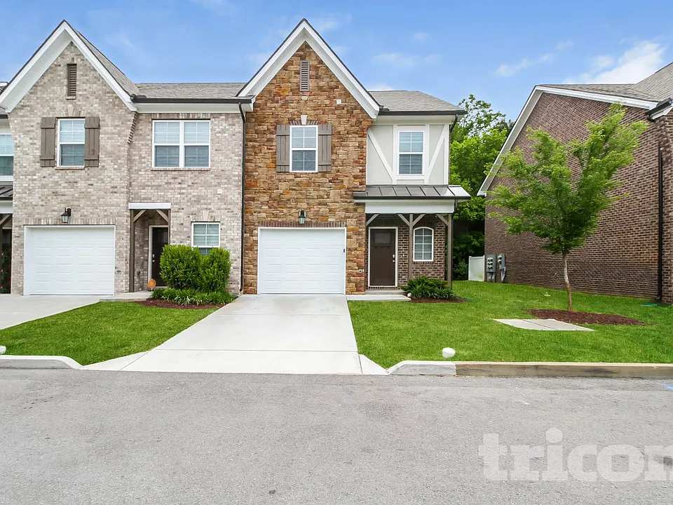 131 Hickory Station Ln
