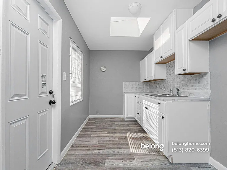 691 Sharon Cir — Photo 9