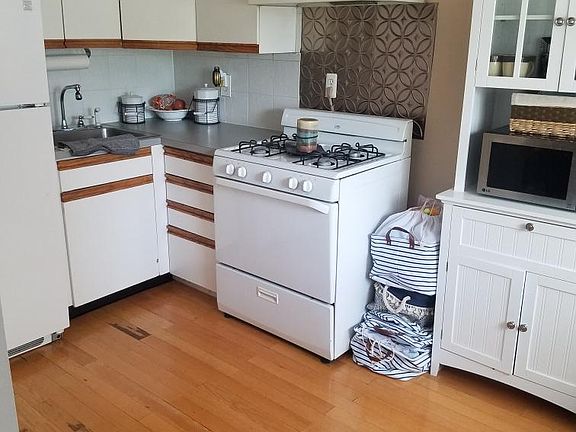 3rd image of 27 Joan Pl