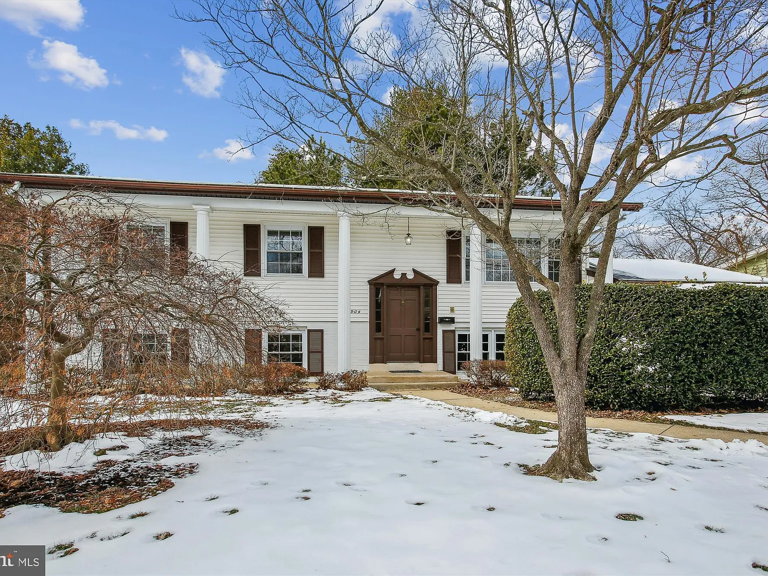 5 bed, 2282 sqft, $4,385 — Photo 1